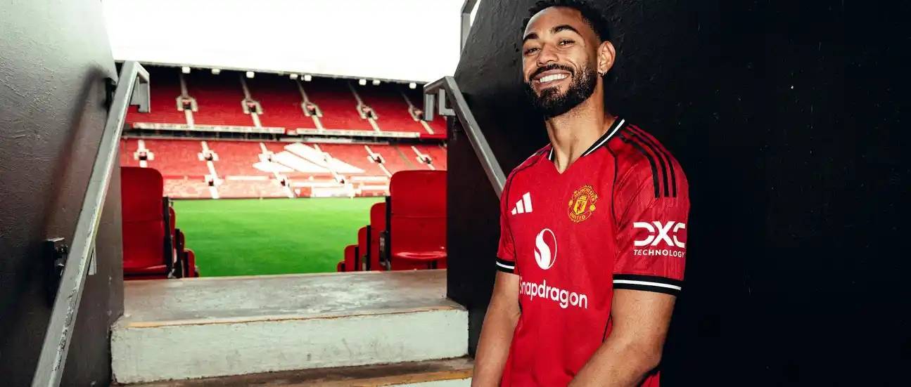 皇冠信用网开户_6250万镑新援到队！曼联官方：库尼亚正式加盟球队皇冠信用网开户，签约至2030年