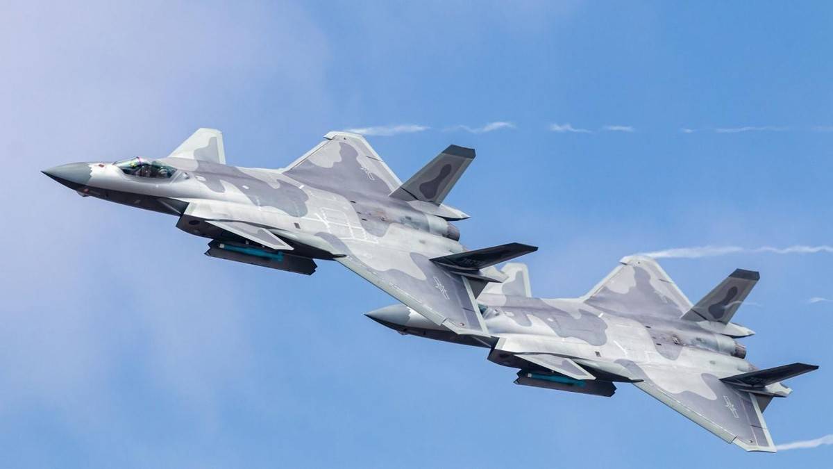 俱乐部友谊赛_中国去年引进80架战机俱乐部友谊赛，其中五代战斗机仅有30架？两年后将超100架？