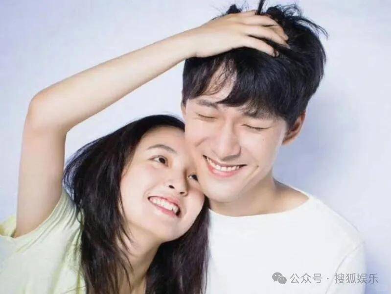 皇冠信用开号
_离婚三年又被拍到亲密逛超市皇冠信用开号
,他俩这是纯带娃还是真复合了?