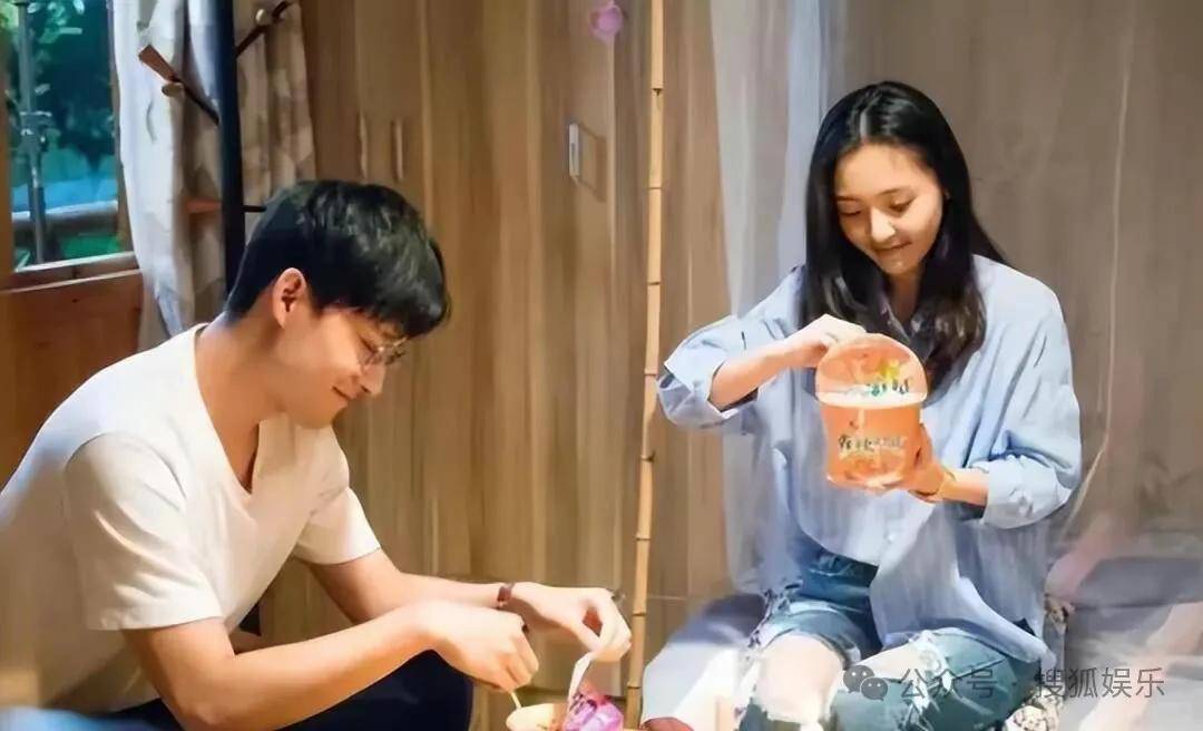 皇冠信用开号
_离婚三年又被拍到亲密逛超市皇冠信用开号
,他俩这是纯带娃还是真复合了?