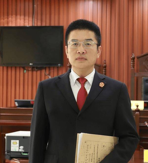 西班牙甲组联赛_秦岭脚下二十年如一日健身晨跑的他西班牙甲组联赛,以自律、温度与力量滋养法治年轮