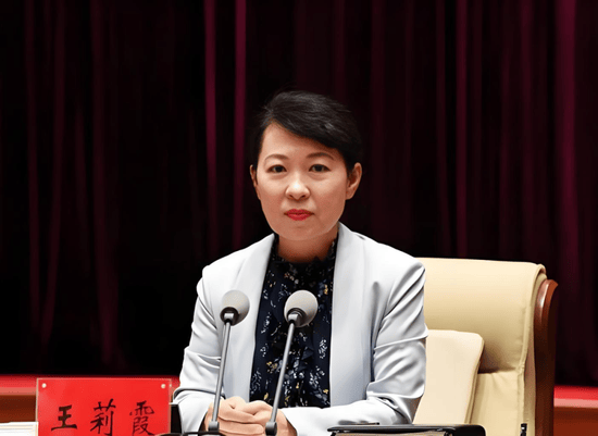 如何代理皇冠信用网_正部级美女大员被查！千万华服堆满多套住宅如何代理皇冠信用网，化妆团队提前数小时待命~