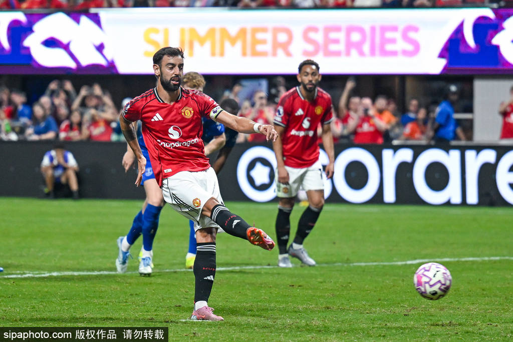 皇冠信用網代理占成_阿什利-扬：B费失点球背后的真相皇冠信用網代理占成，主裁判的干扰是否是关键？