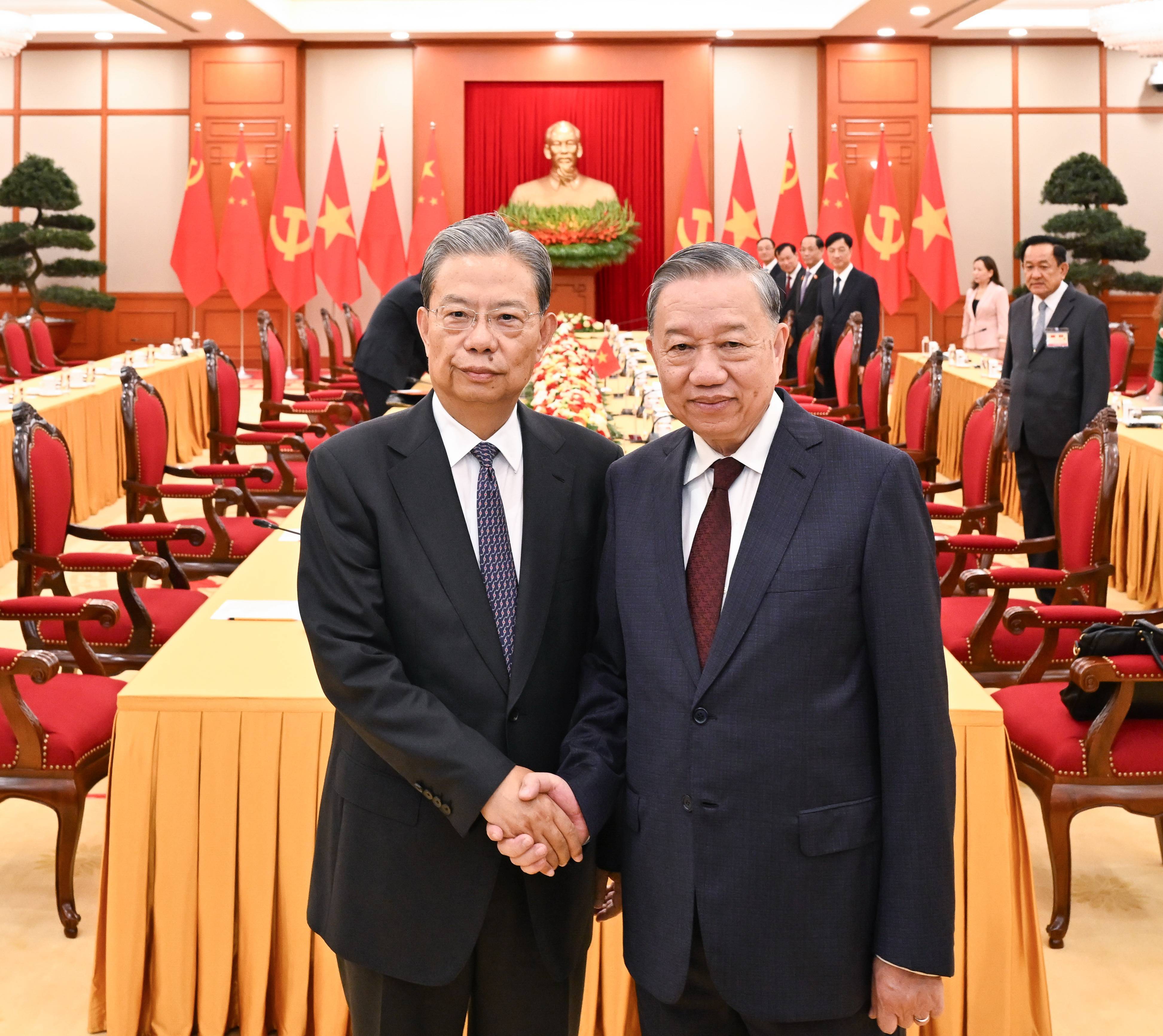 介绍个正网信用网址_赵乐际访问越南并出席越南国庆80周年庆祝活动