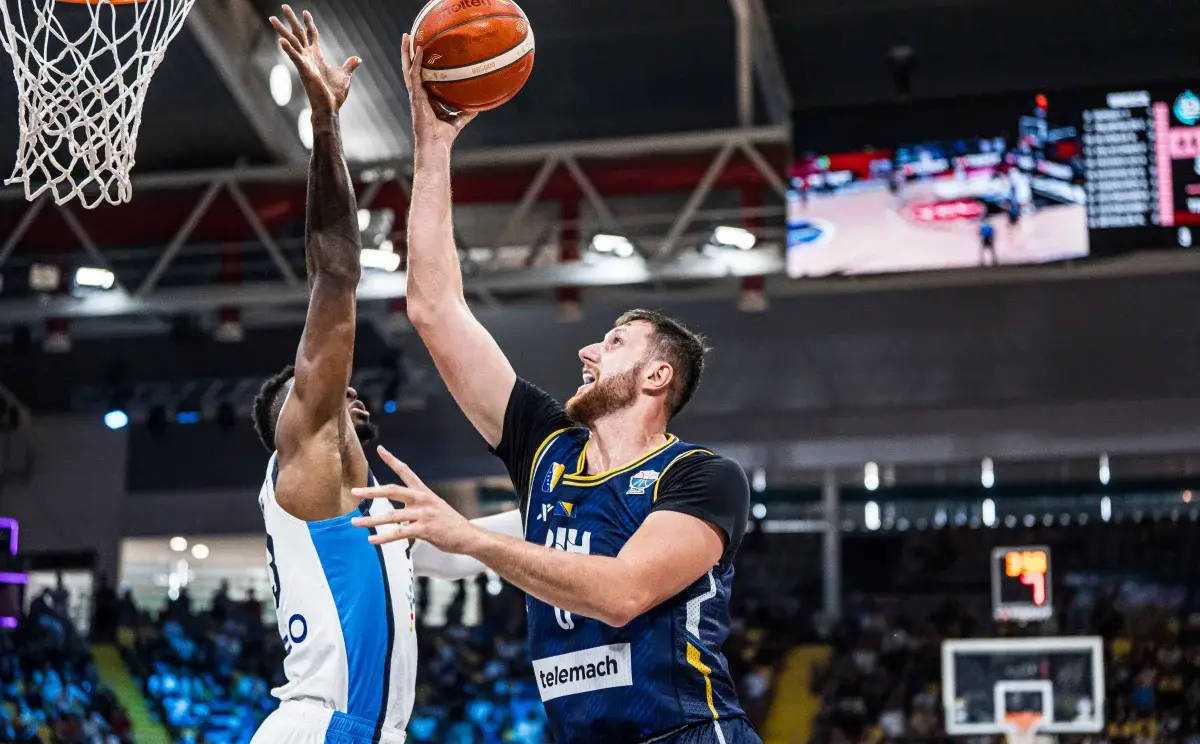 皇冠足球代理_欧洲杯综述:字母伤停希腊输球 东契奇26+7夺下连胜